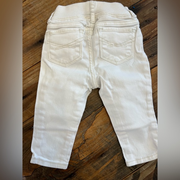 Baby Gap white jeans, stretch waist. - Picture 3 of 5